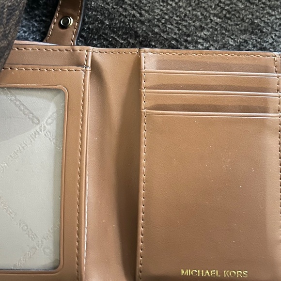 Michael Kors Brooke Brown Signature Bucket Handbag Bag & Matching Wallet Set - Picture 4 of 7